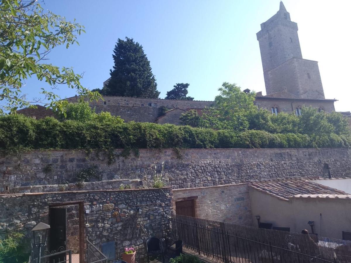 La Casina Tra Le Torri Apartment ซานจีมิญญาโน ภายนอก รูปภาพ