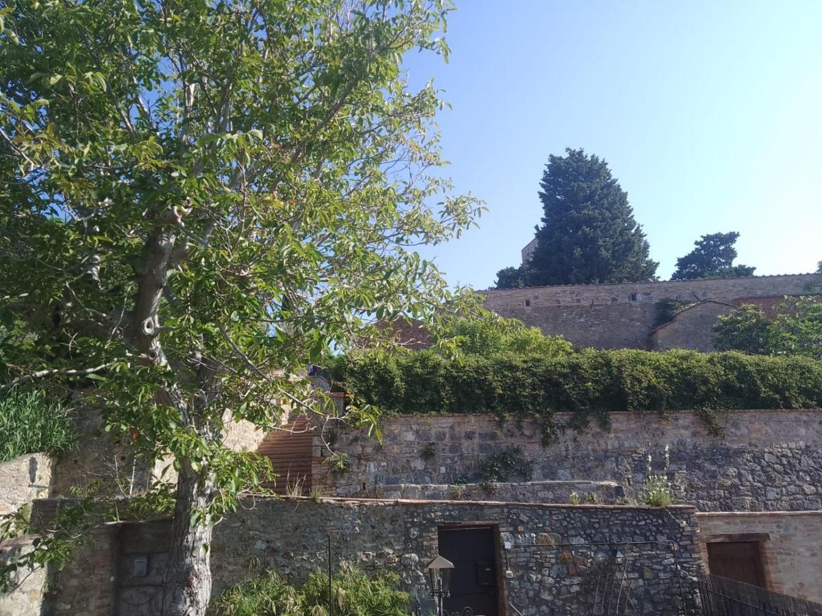 La Casina Tra Le Torri Apartment ซานจีมิญญาโน ภายนอก รูปภาพ